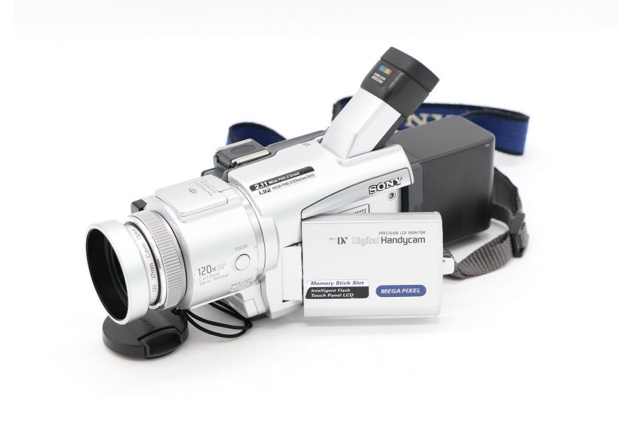 Видеокамера Sony DCR-TRV60E