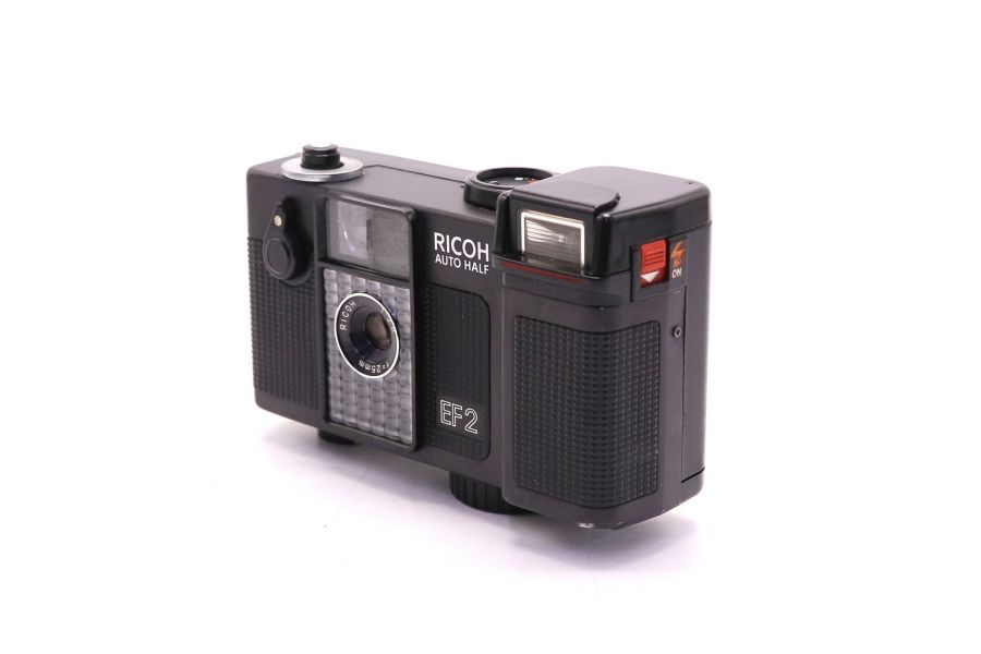 Ricoh Auto Half EF 2 полукадровая фотокамера