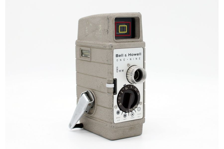 Кинокамера Bell and Howell One Nine 8mm