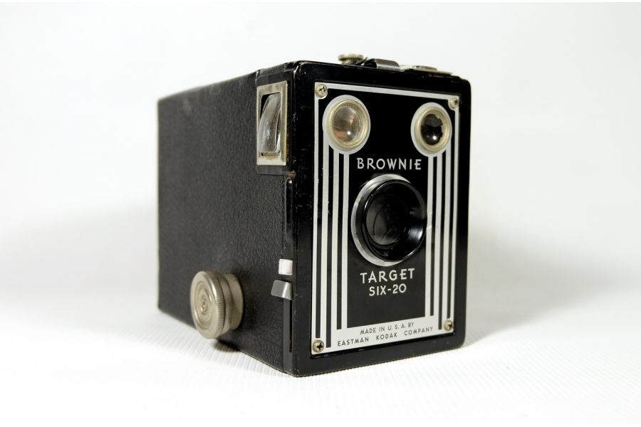 Kodak Brownie Target six-20 (USA, 1947)