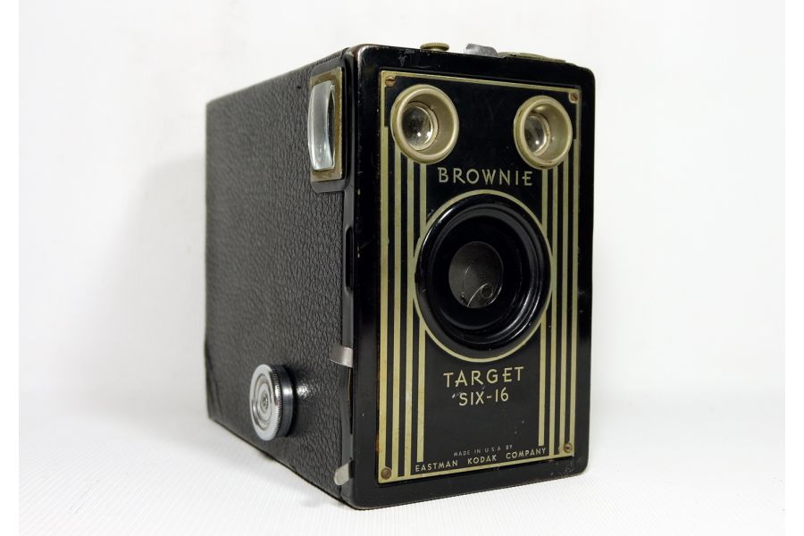 Kodak Brownie Target six-16 (USA, 1946)