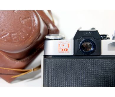 Редкость Зенит ЕМ 25 Съезд КПСС (СССР, 1975)