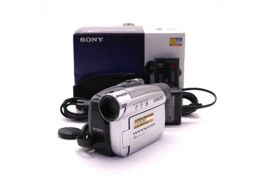 Видеокамера Sony DCR-HC35E в упаковке компактная