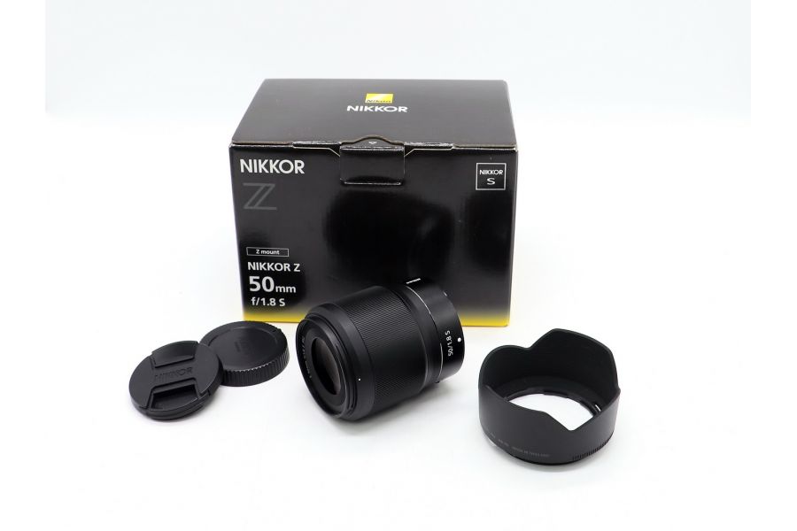Nikon 50mm f/1.8 S Nikkor Z в упаковке