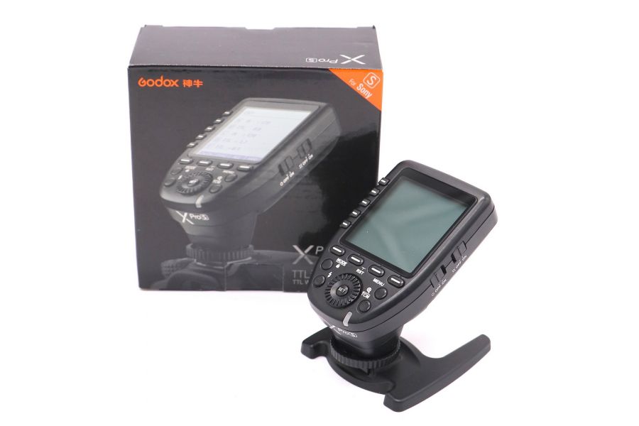 Синхронизатор Godox XPro-S в упаковке