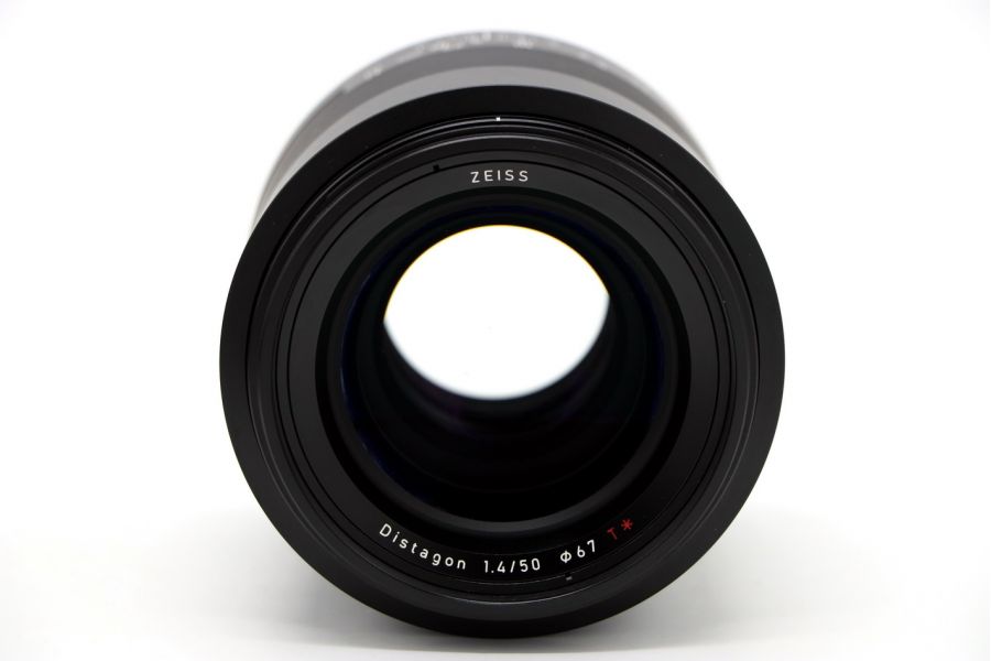 Zeiss Milvus 50mm f/1.4 ZE