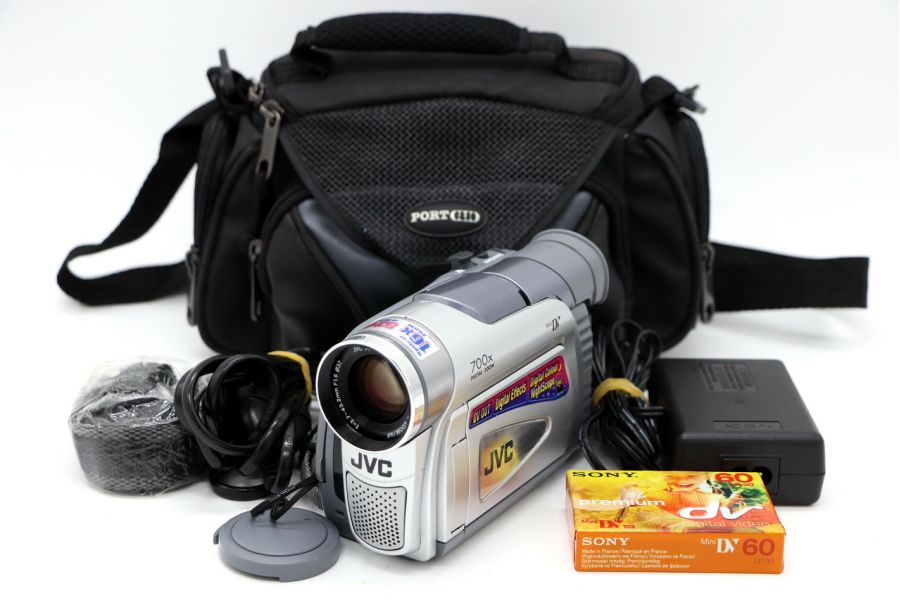 Видеокамера JVC GR-D20E