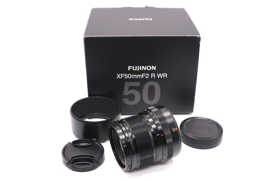 Fujifilm XF 50mm f/2 R WR в упаковке