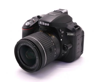 Nikon D5300 kit (пробег 635 кадров)