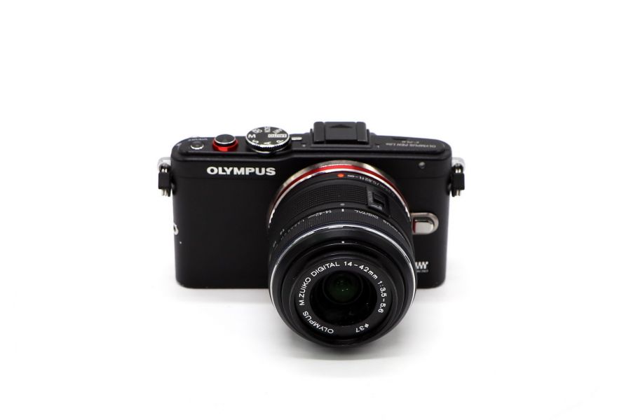 Olympus Pen E-PL6 kit (пробег 30805 кадров)