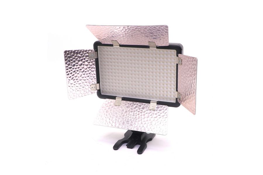 Осветитель светодиодный накамерный Godox LED308W II