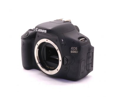 Canon EOS 600D body (пробег 8500 кадров)