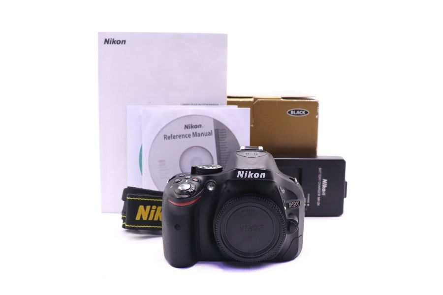 Nikon D5200 body в упаковке (пробег 17800 кадров)
