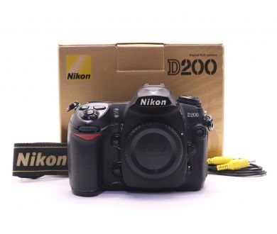 Nikon D200 body в упаковке (пробег 129595 кадров)