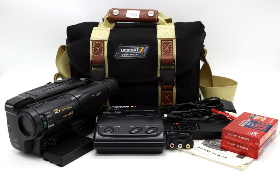 Видеокамера Sony CCD-TR650E