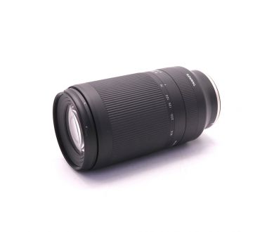 Телеобъектив Tamron 70-300mm f/4.5-6.3 Di III RXD 