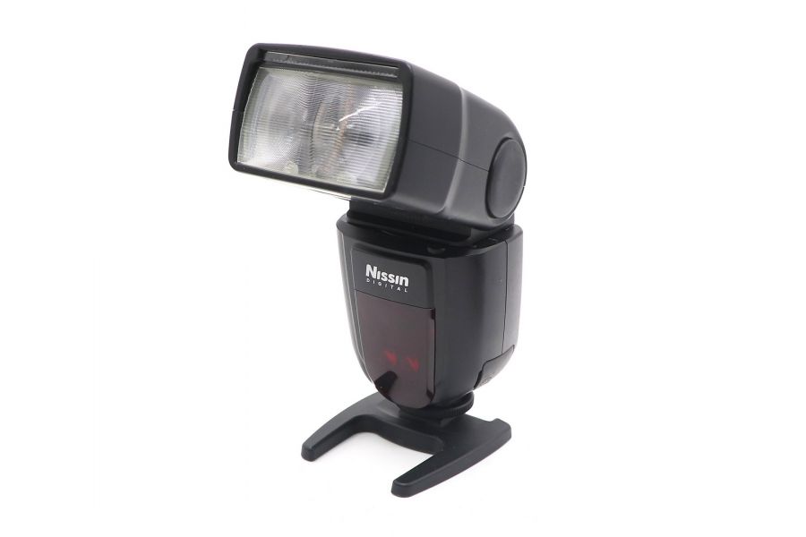Фотовспышка Nissin Di-700