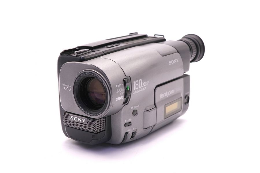 Видеокамера Sony CCD-TRV24E (Japan, 2001)
