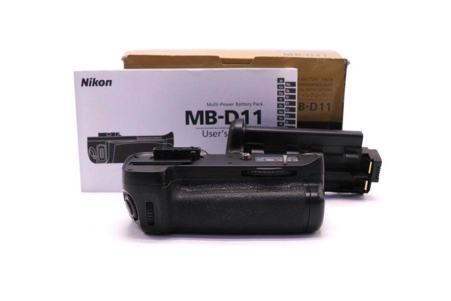 Батарейная ручка Nikon MB-D11 в упаковке