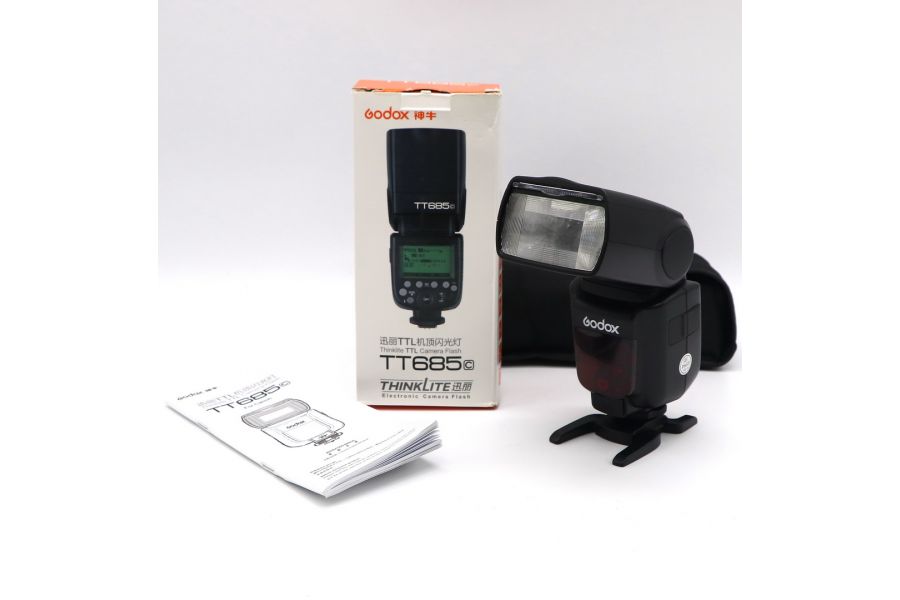 Фотовспышка Godox TT685С в упаковке