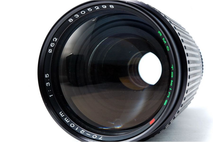 Tokina RMC 70-210mm f/3.5 Nikon F (Japan, 1980) 