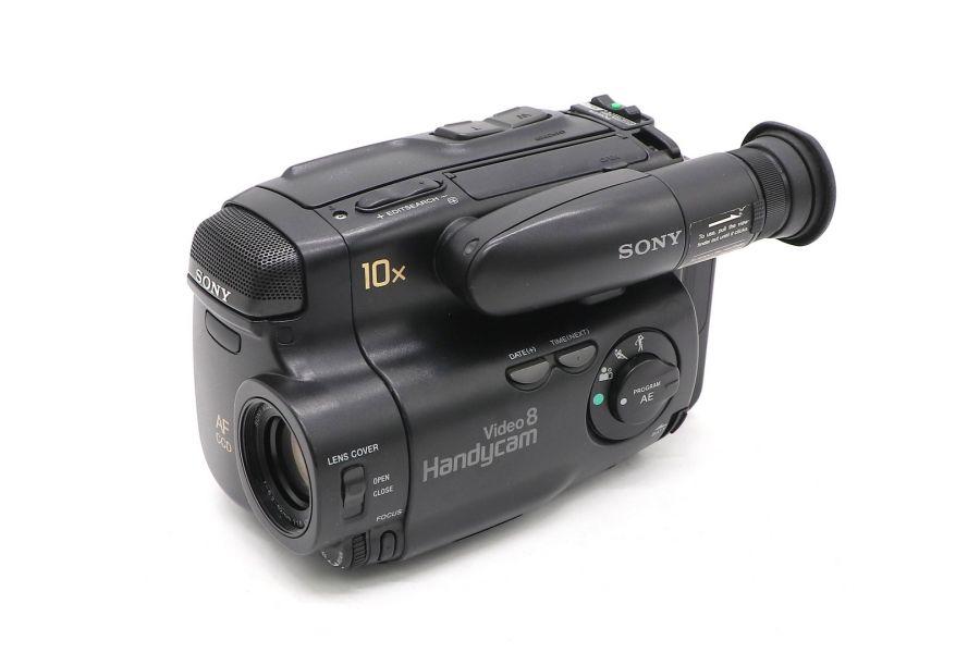 Видеокамера Sony CCD-TR202E