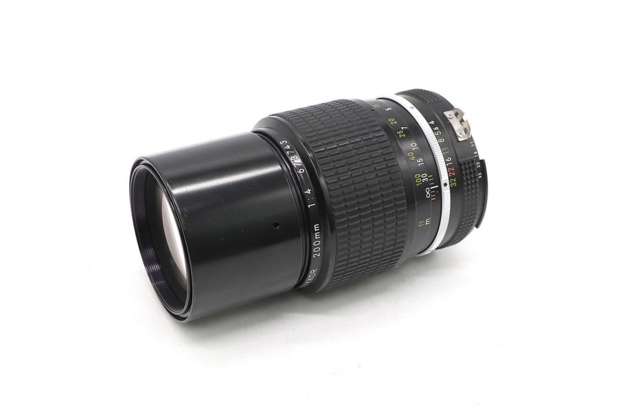 Nikon 200mm f/4 Ai-S Nikkor (Japan, 1987)