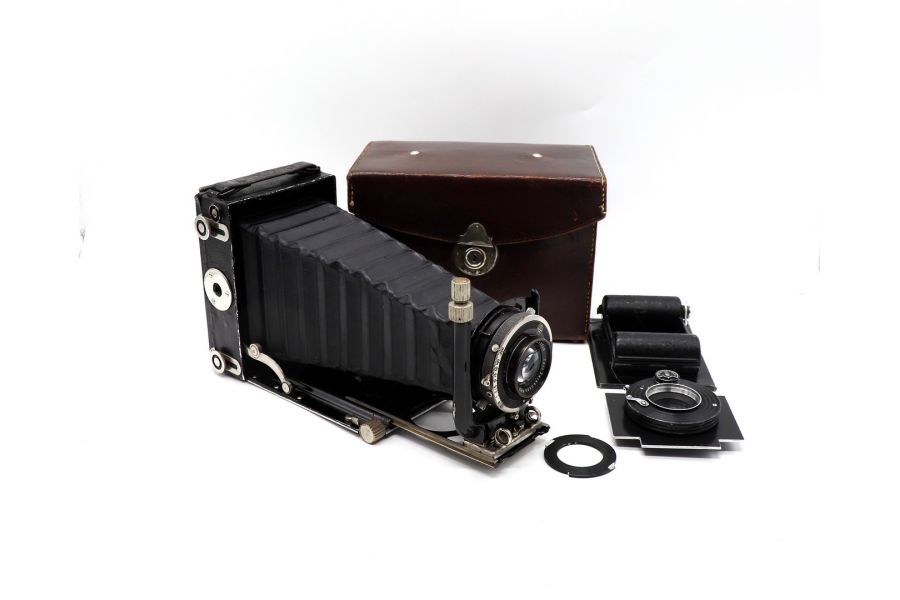 Voigtlander Bergheil 9x12 with Tessar 4.5/13.5cm