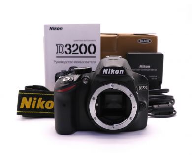 Nikon D3200 body в упаковке (пробег 5500 кадров)
