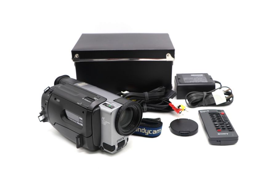 Видеокамера Sony CCD-TR3000E