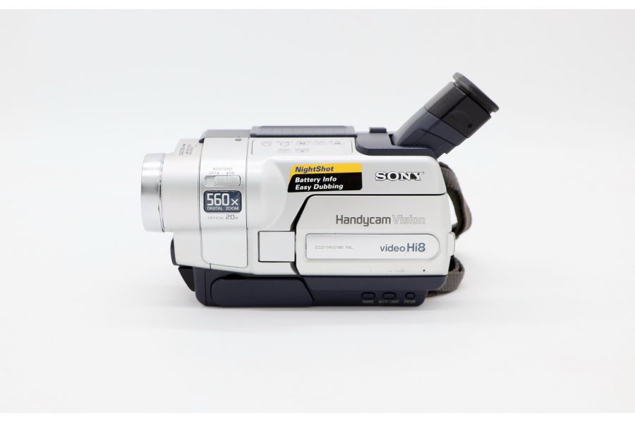 Видеокамера Sony CCD-TRV218E