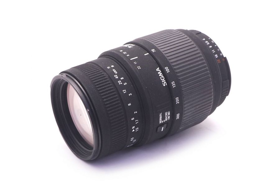 Sigma AF 70-300mm f/4-5.6D APO Macro for Nikon (Japan, 2005)