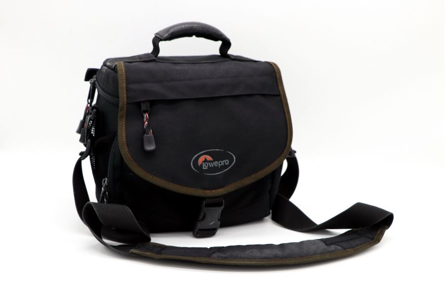 Сумка LowePro Nova 2 