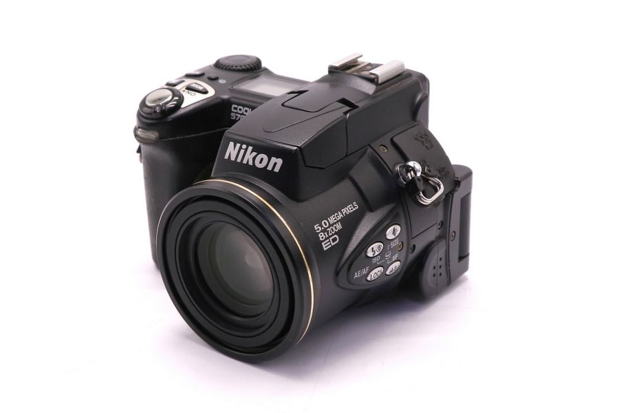 Nikon Coolpix E5700