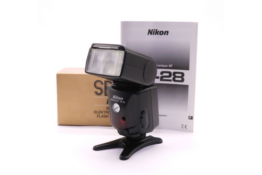 Фотовспышка Nikon Speedlight SB-28 в упаковке