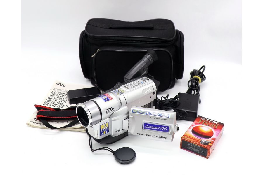 Видеокамера JVC GR-FXM270A
