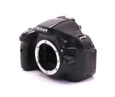 Nikon D5200 body б/у (неисправен)