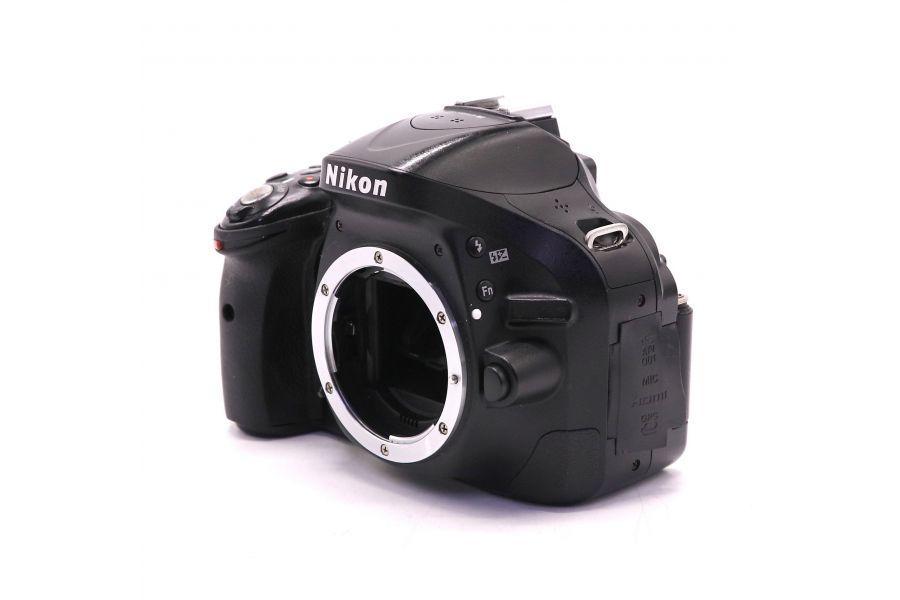 Nikon D5200 body б/у (неисправен)