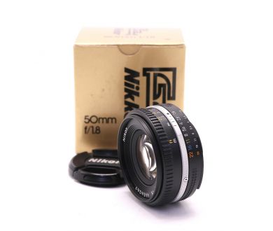 Купить Nikon 50mm f/1.8 Nikkor в упаковке Nikon 50mm f/1.8 Nikkor в упаковке