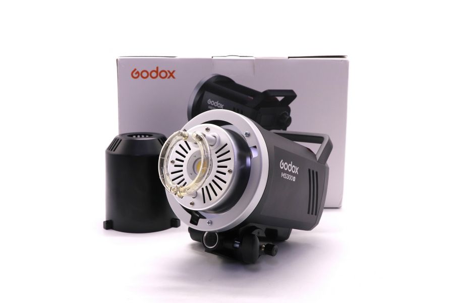 Легкая вспышка студийная Godox MS300V в упаковке 