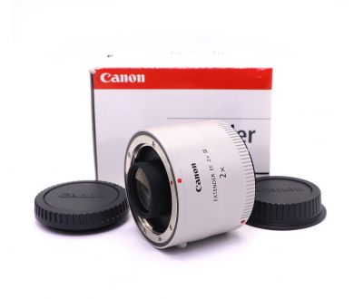 Телеконвертер Canon Extender EF 2x III в упаковке