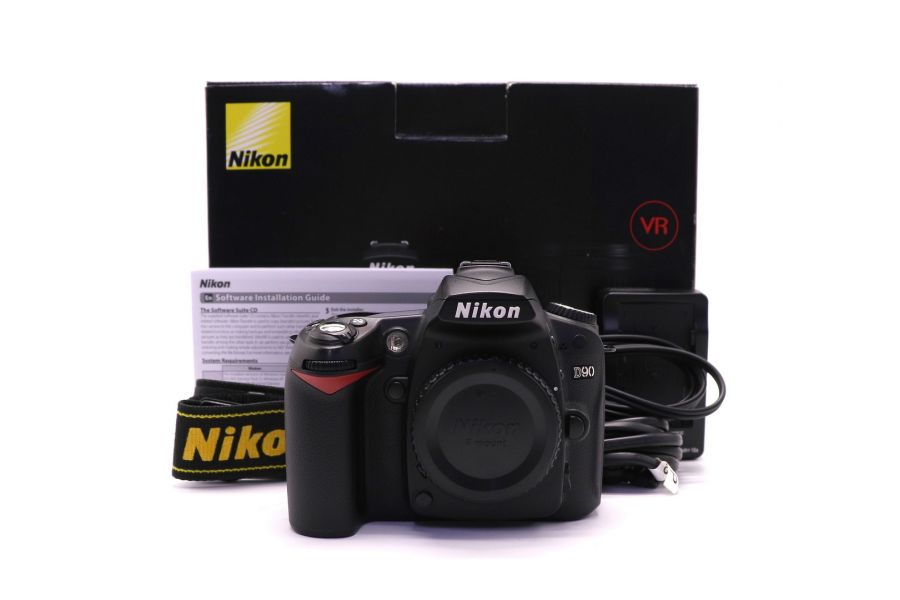 Nikon D90 body в упаковке (пробег 4500 кадров)