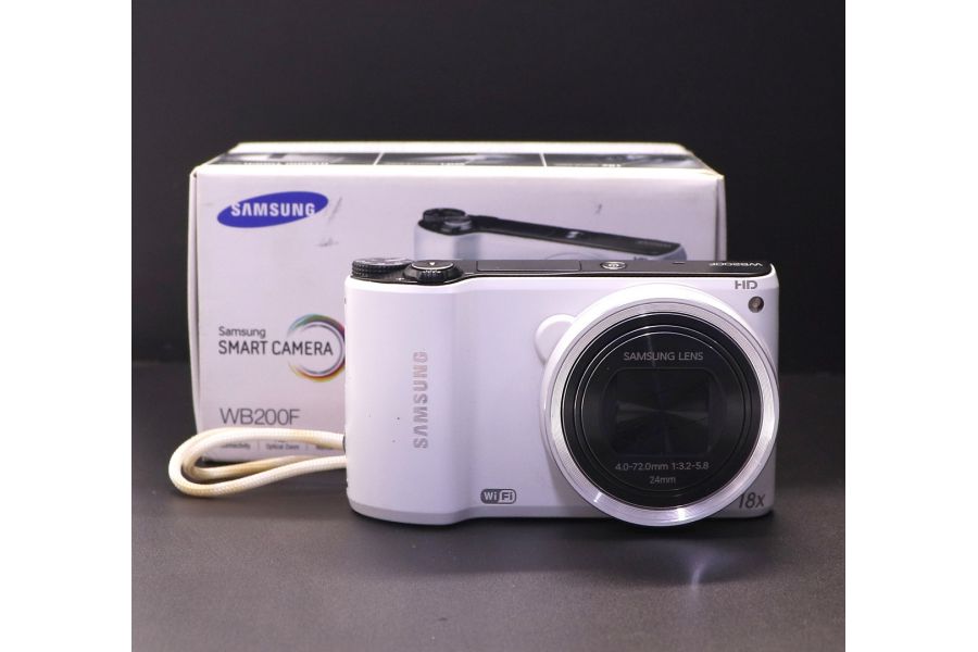 Samsung WB200F в упаковке