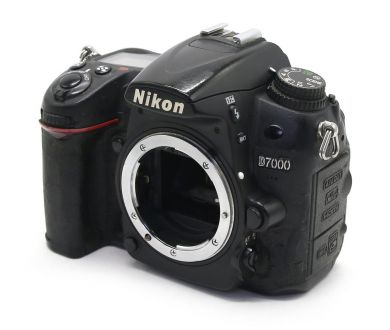Nikon D7000 body (пробег 80290 кадров)