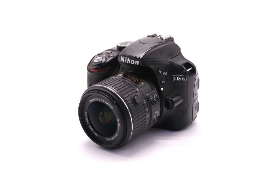 Nikon D3300 kit (пробег 23690 кадров)