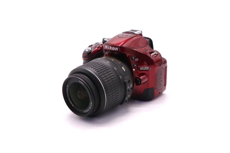 Nikon D5200 kit (пробег 9580 кадров)