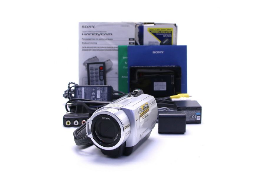 Видеокамера Sony DCR-SR300E в упаковке