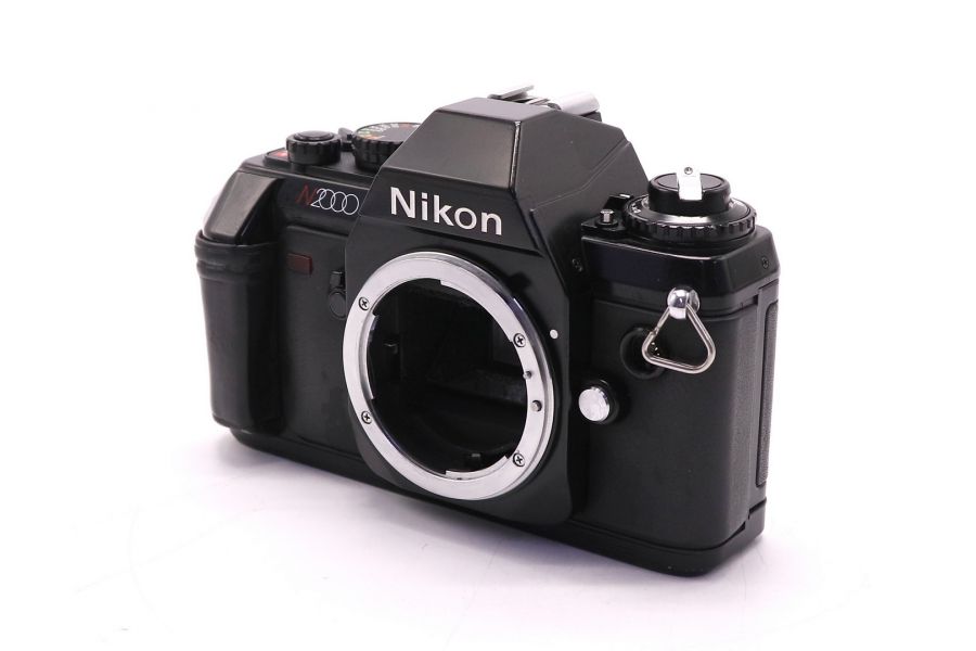 Nikon N2000 body зеркальный плёночный фотоаппарат