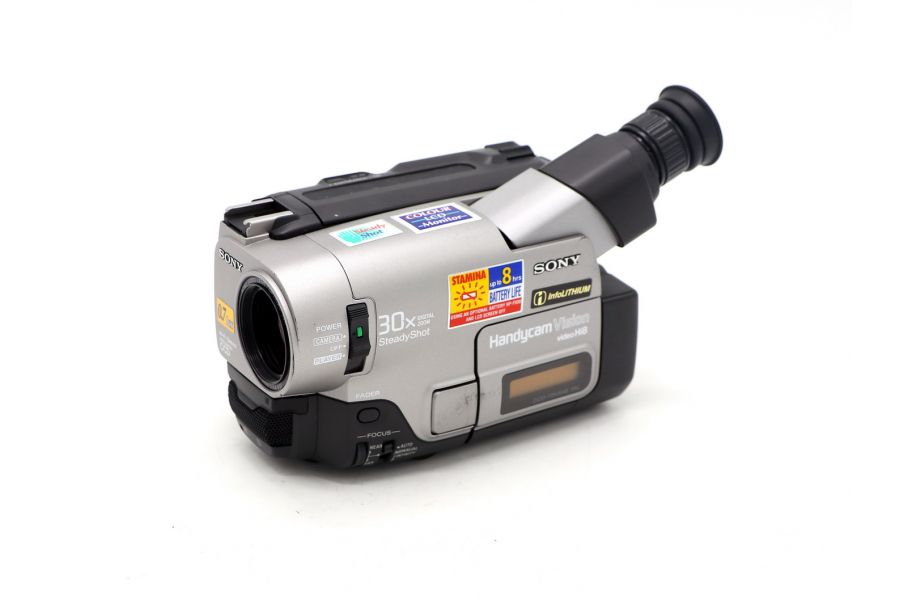 Видеокамера Sony CCD-TRV64E