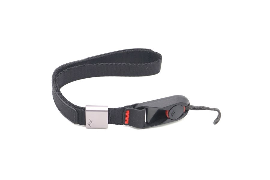 Ремень Peak Design Wrist Strap Cuff V3.0 на запястье